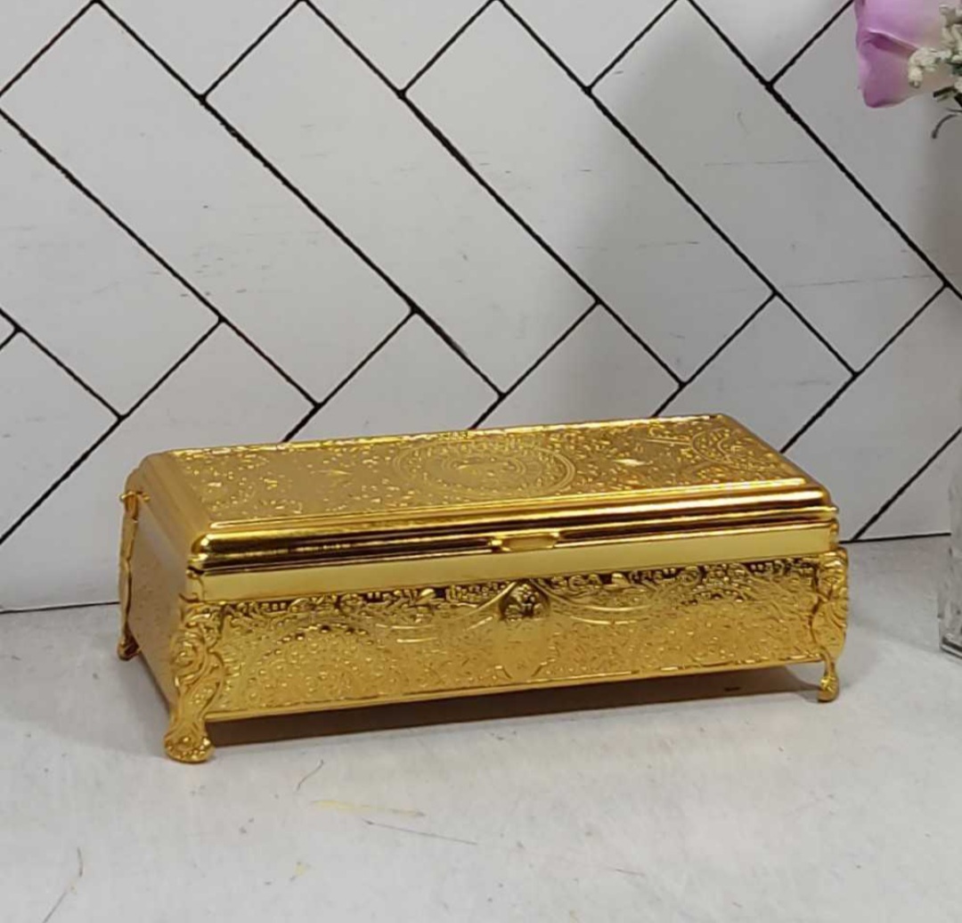 جا کاردی صندوقی طلایی زومبا